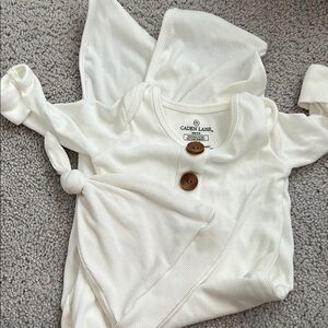 Caden Lane Ivory Ribbed Baby Set